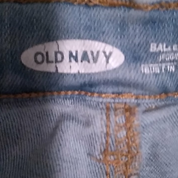 Old navy pants - Picture 2 of 2